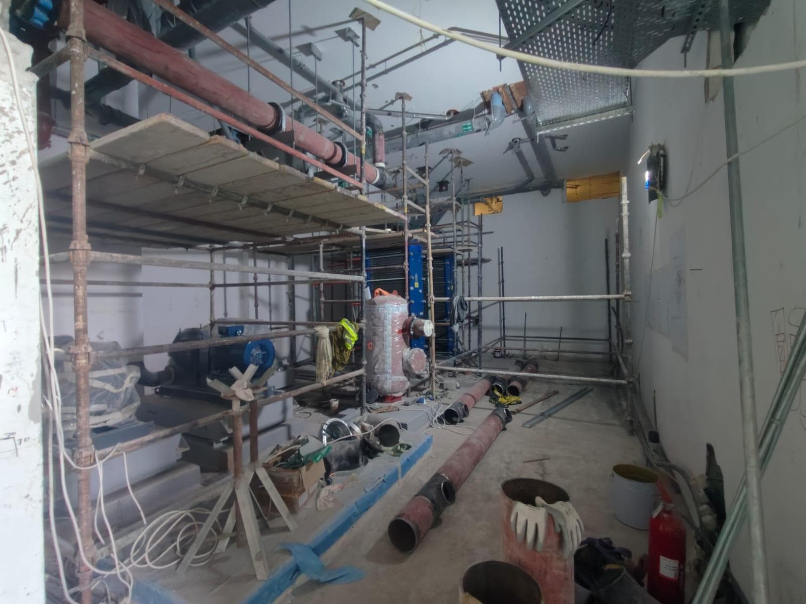 South Living - Construction