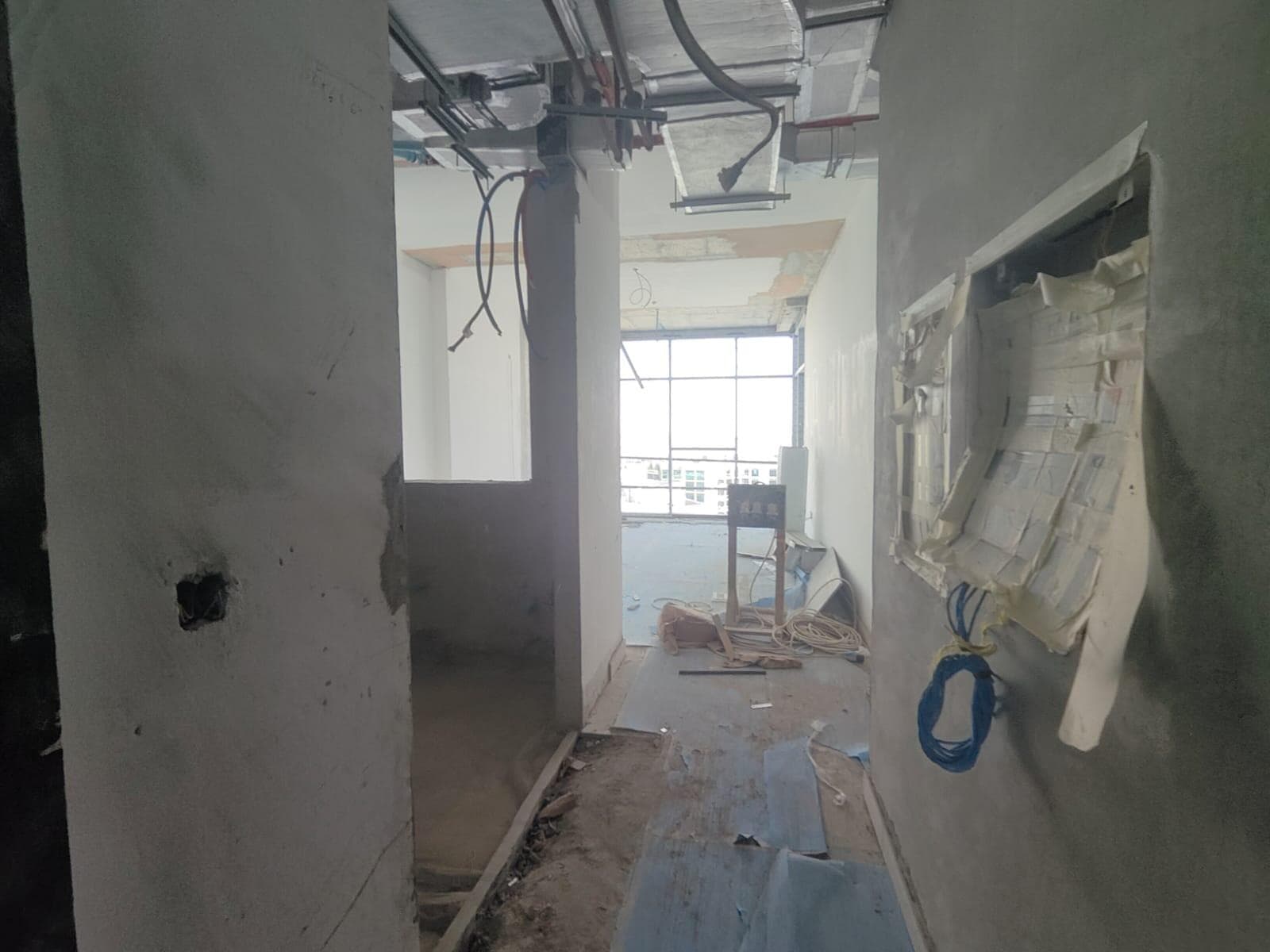South Living - Construction