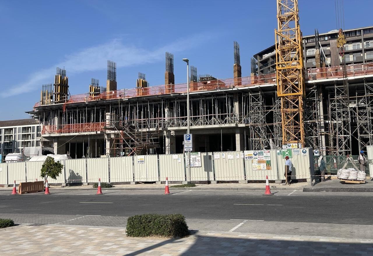 Floarea Grande - Construction