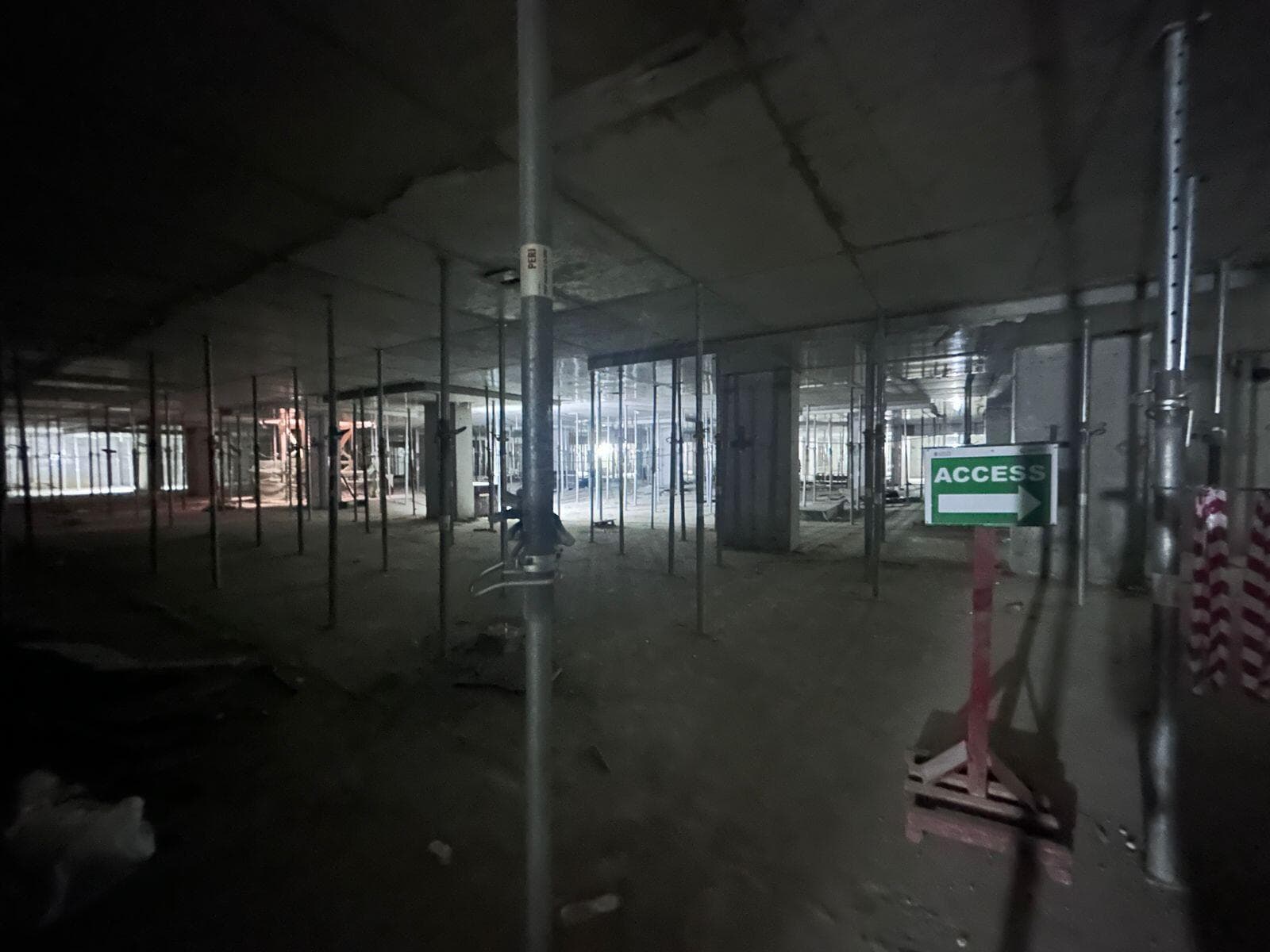 Azizi Venice 14 - Construction