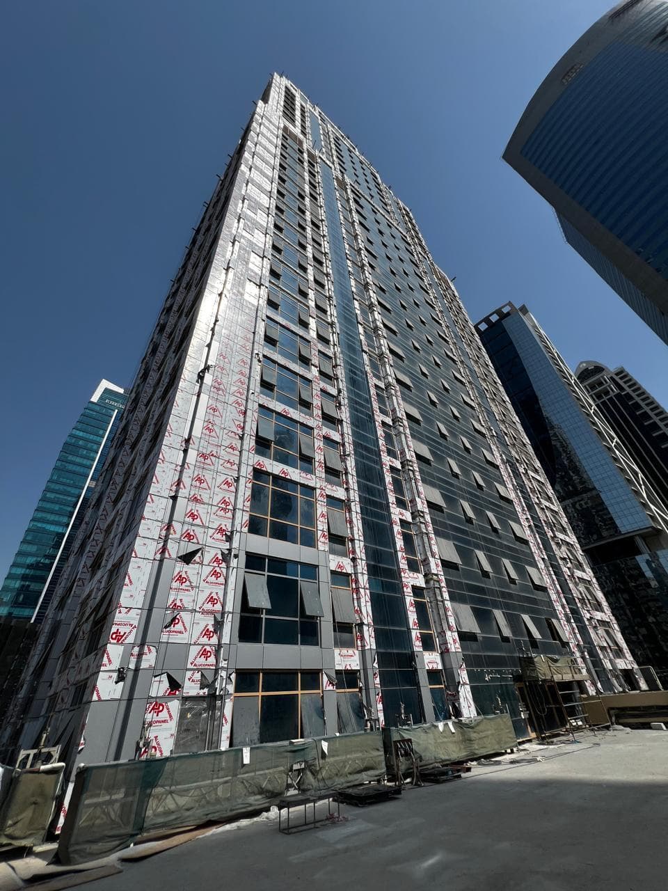Hilton Residences Dubai JLT - Construction