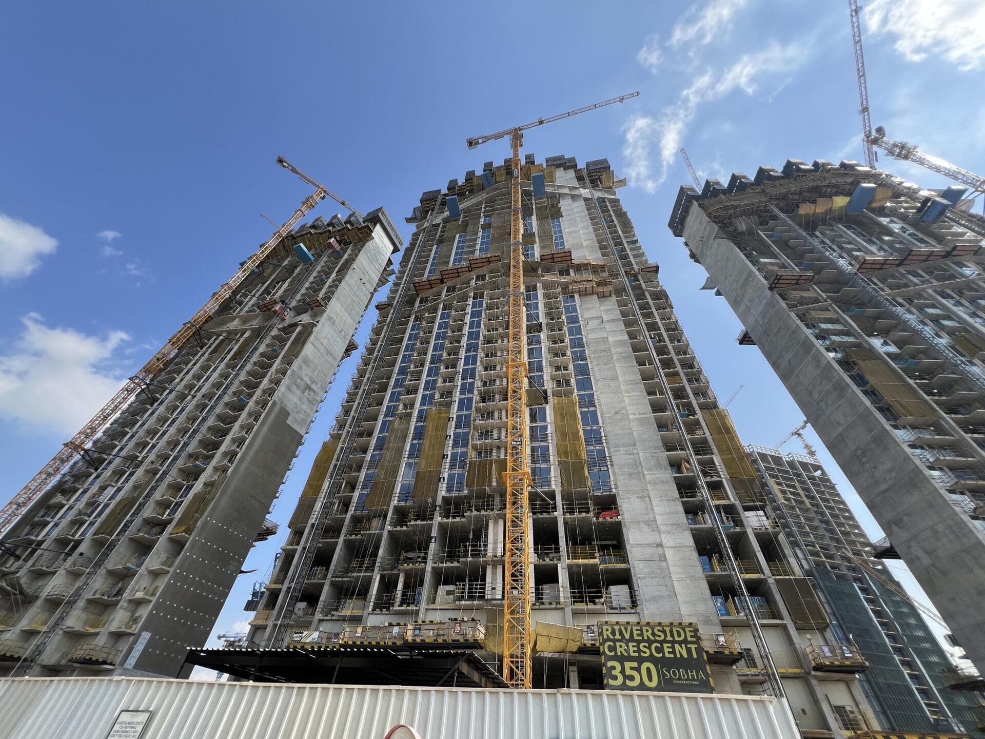 350 Riverside Crescent - Construction