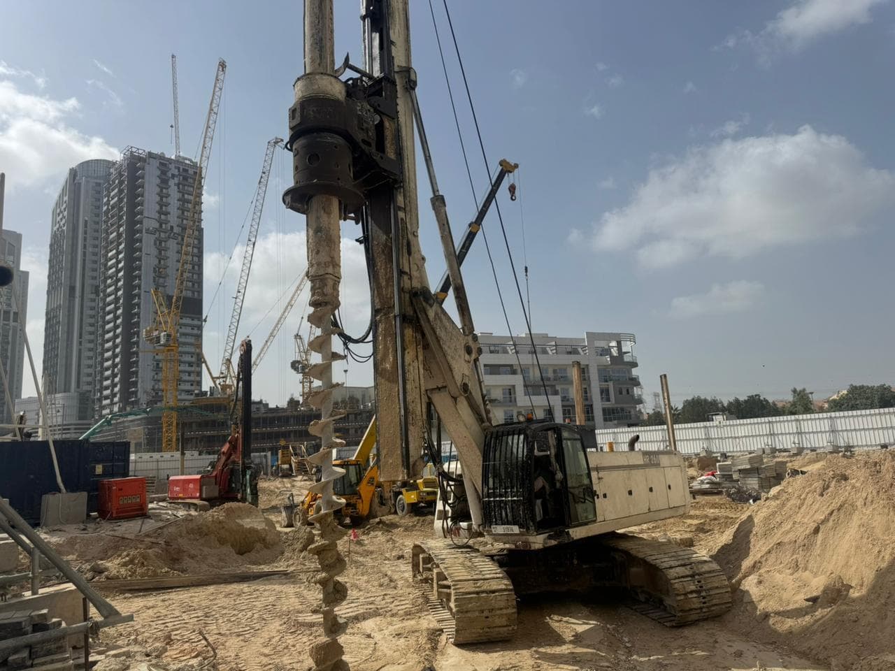 ESSENL1FE - Construction