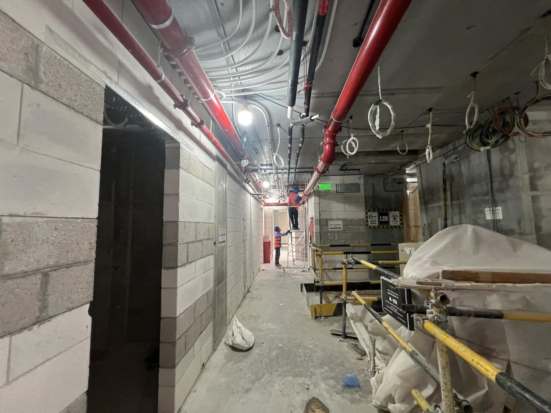 320 Riverside Crescent - Construction