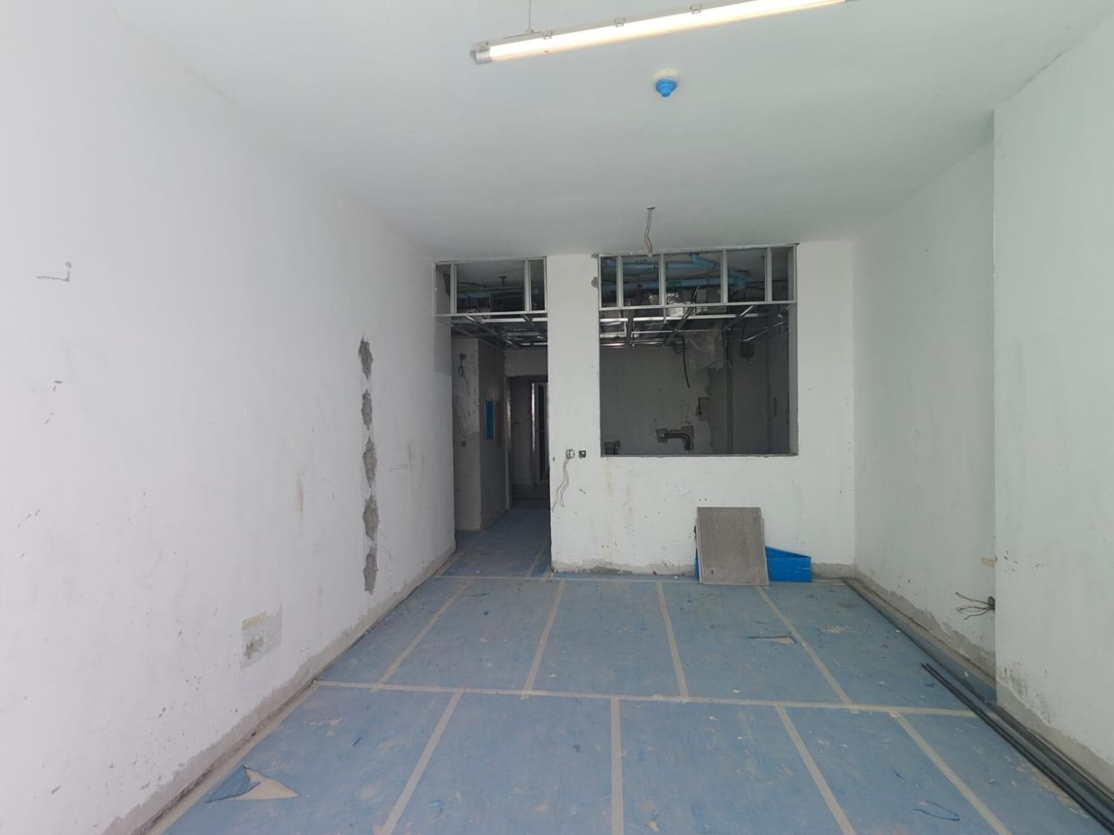 South Living - Construction