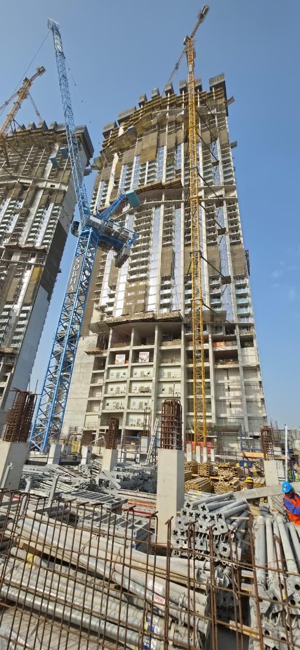 360 Riverside Crescent - Construction
