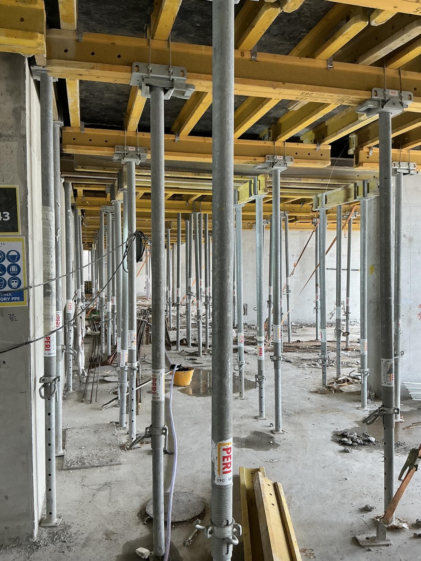 360 Riverside Crescent - Construction