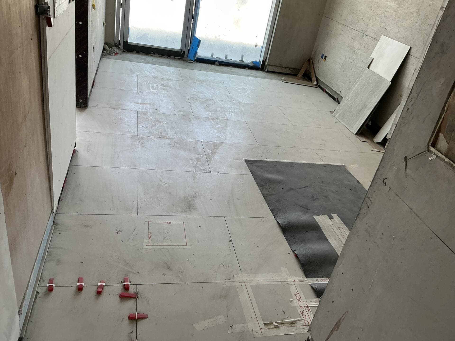 330 Riverside Crescent - Construction