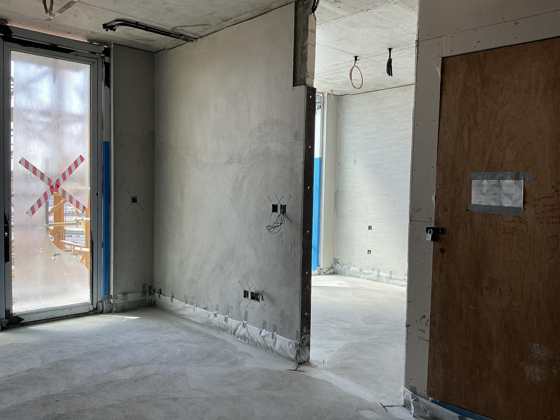 310 Riverside Crescent - Construction
