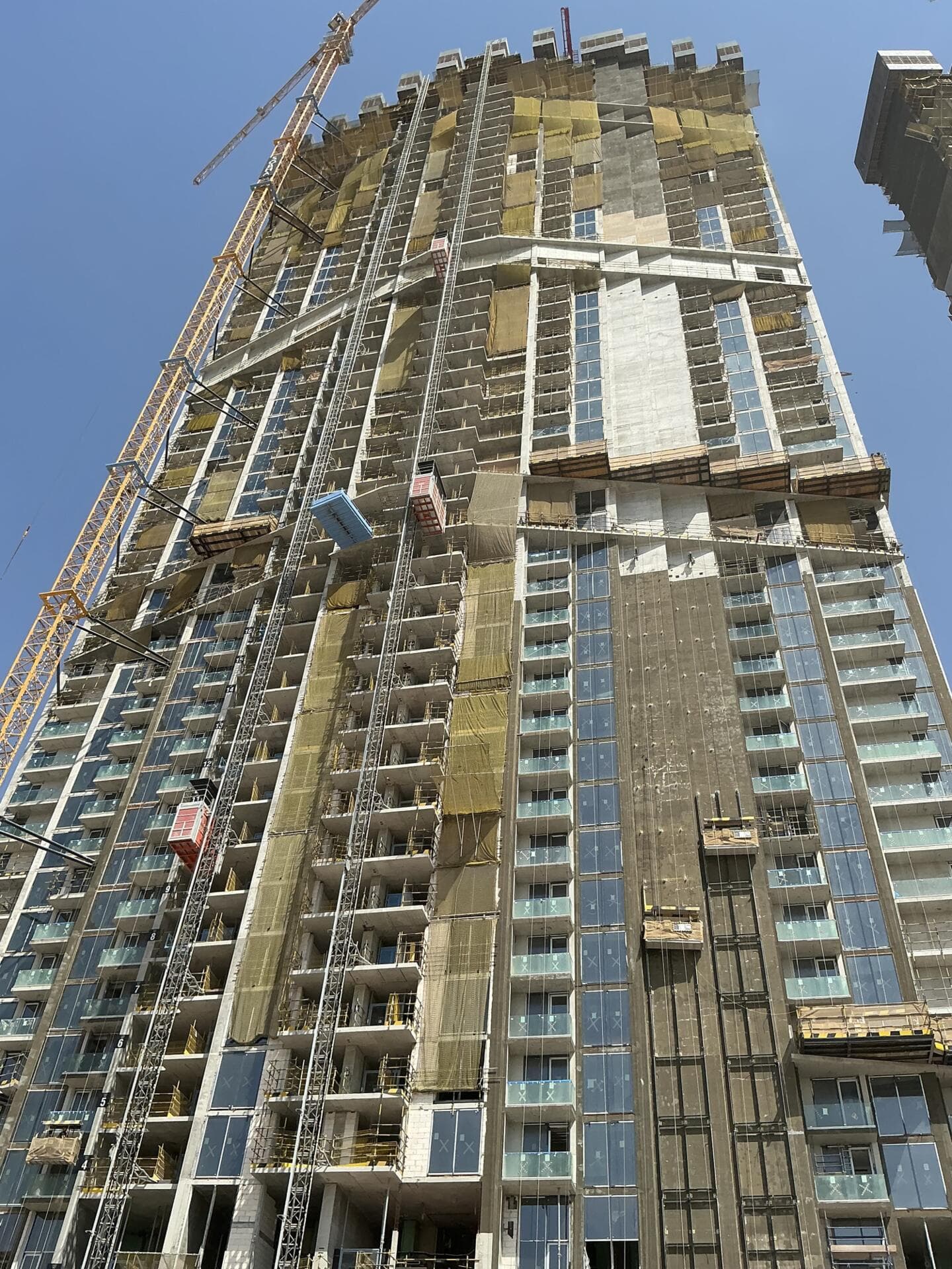 330 Riverside Crescent - Construction
