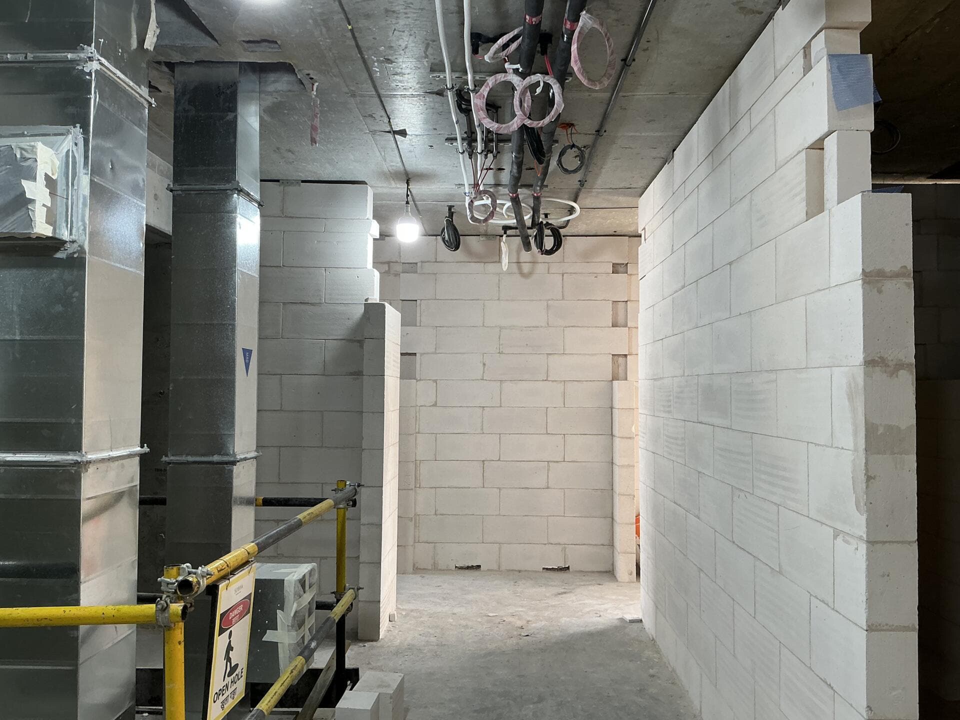 310 Riverside Crescent - Construction