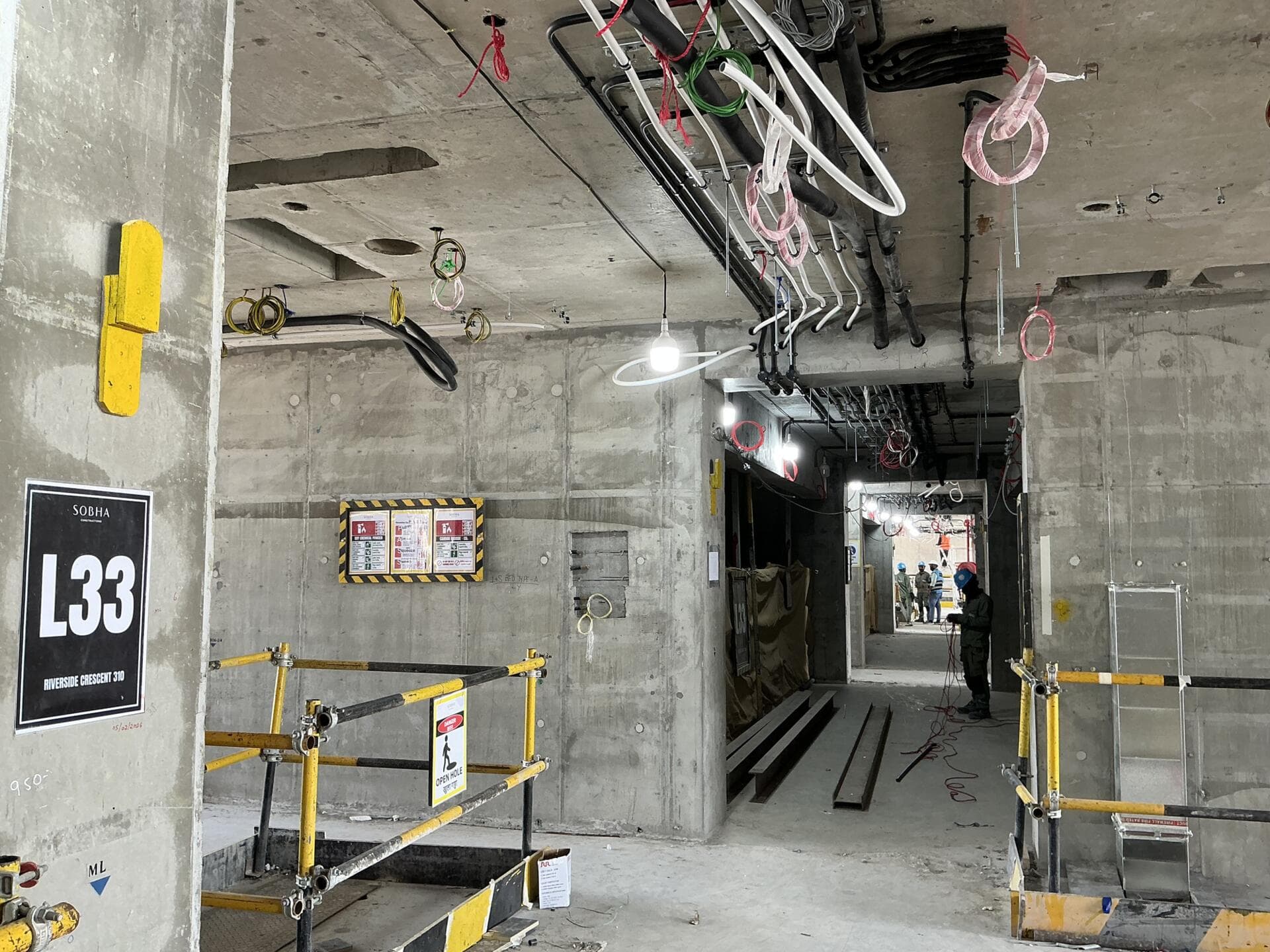310 Riverside Crescent - Construction