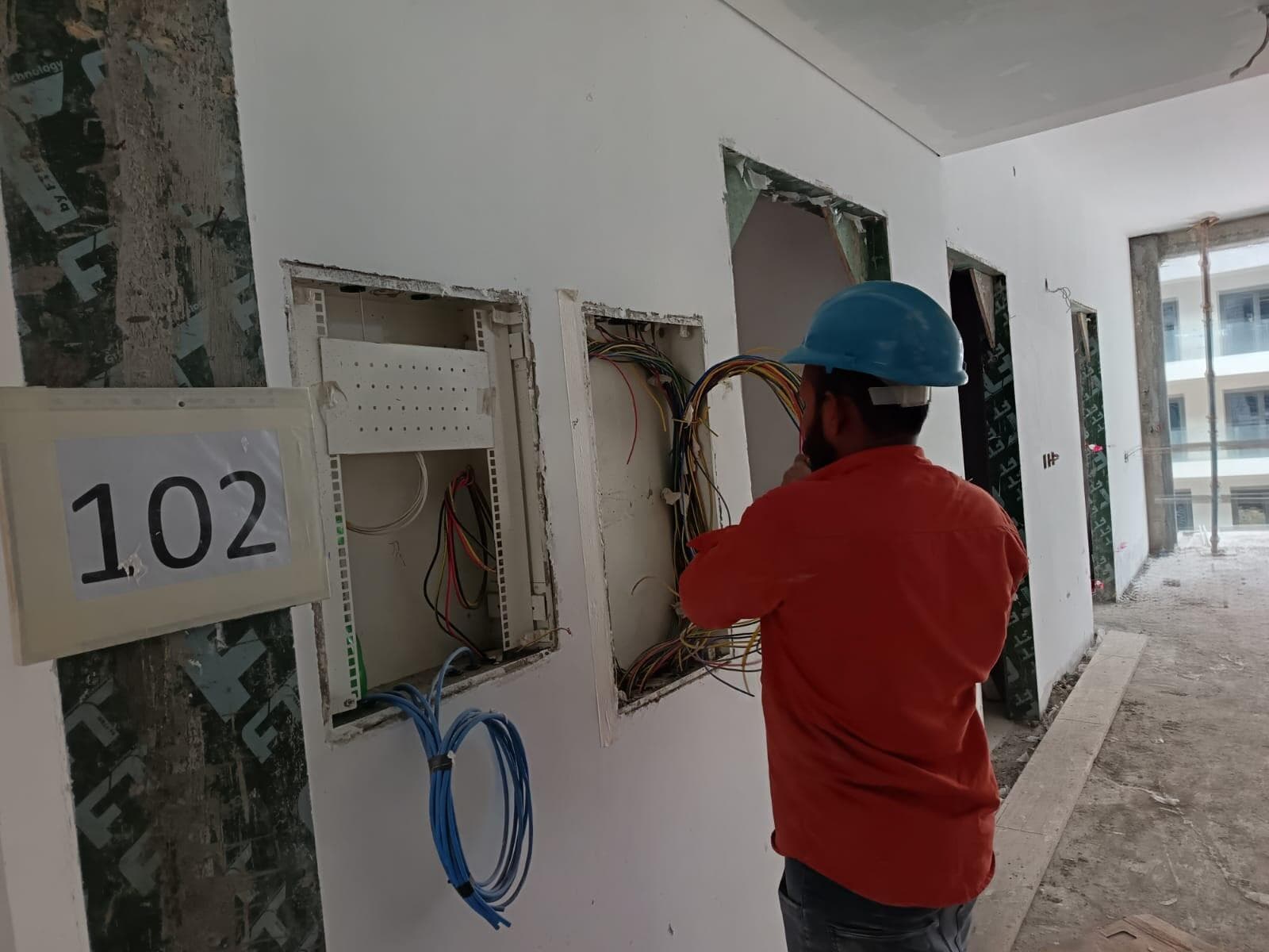 Riviera Lodge - Construction