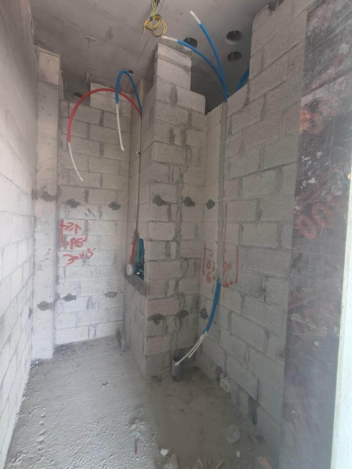 The Eighty Three - Construction
