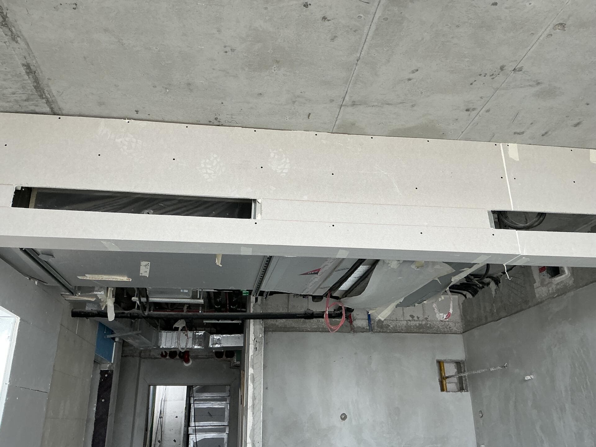 330 Riverside Crescent - Construction