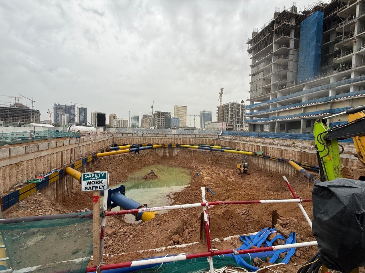 AG Aum - Construction