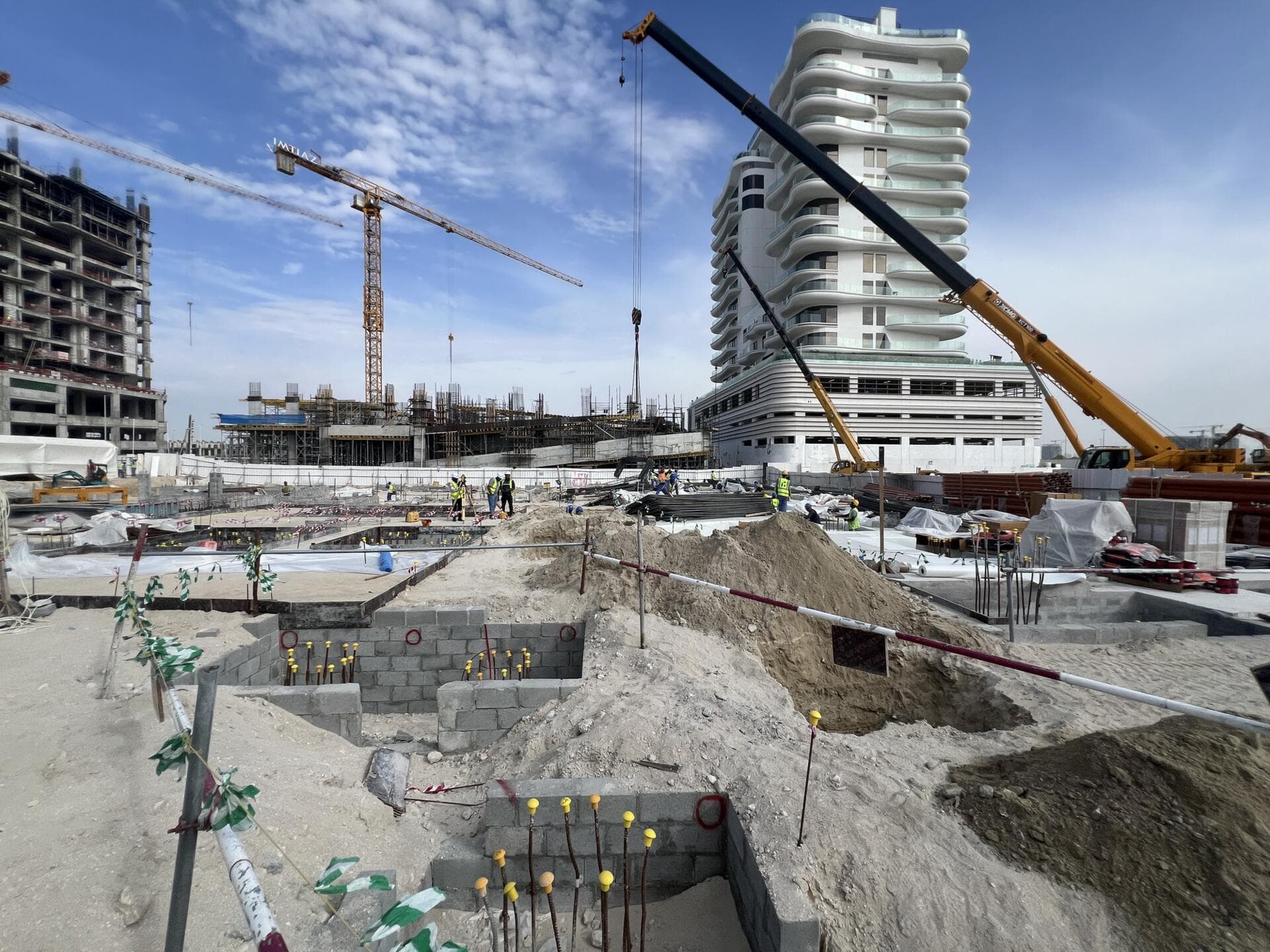 Esme Beach Residences - Construction
