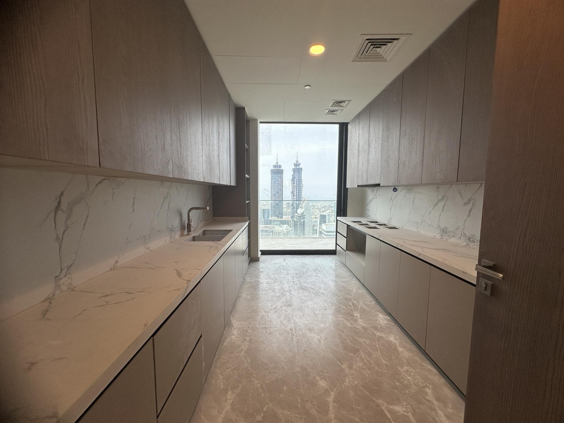 Peninsula Four - Construction