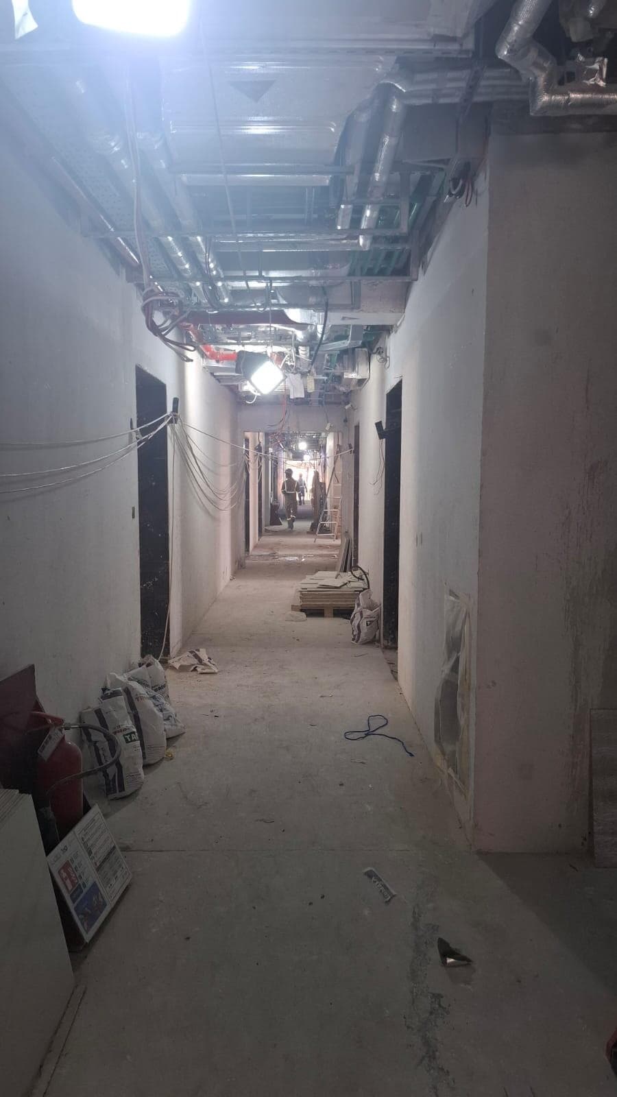 Riviera 56 - Construction