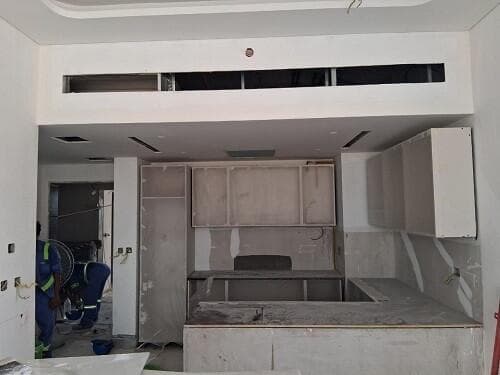 Riviera 56 - Construction