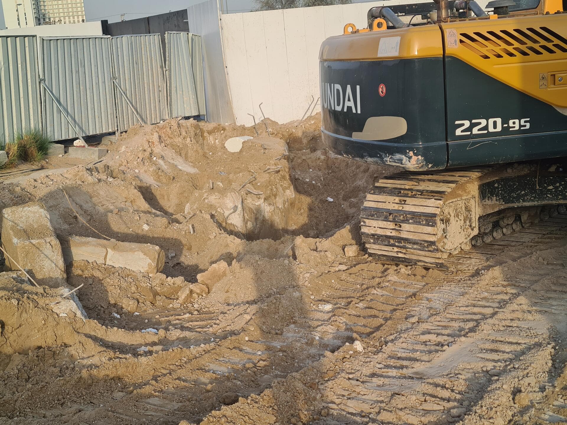 Rabdan Gates - Construction