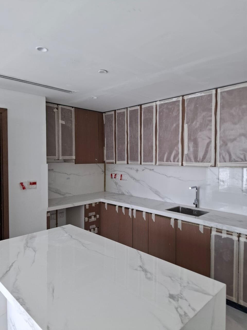 Riviera 56 - Construction
