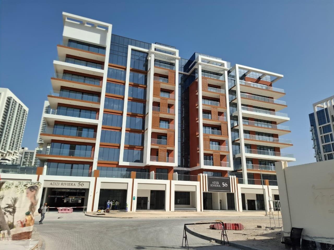 Riviera 56 - Construction