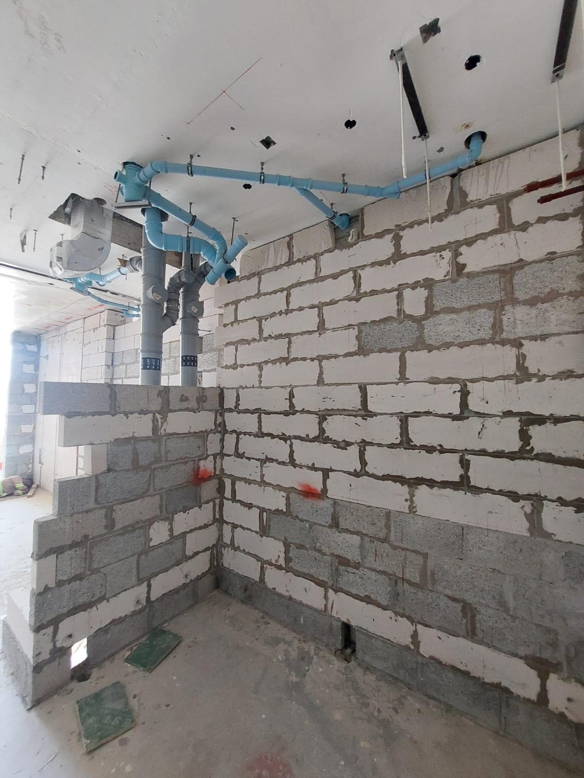 Azizi Venice 13 - Construction
