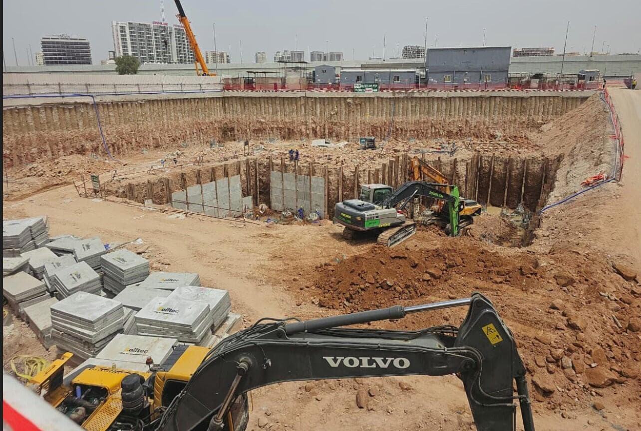 Cove Boulevard - Construction