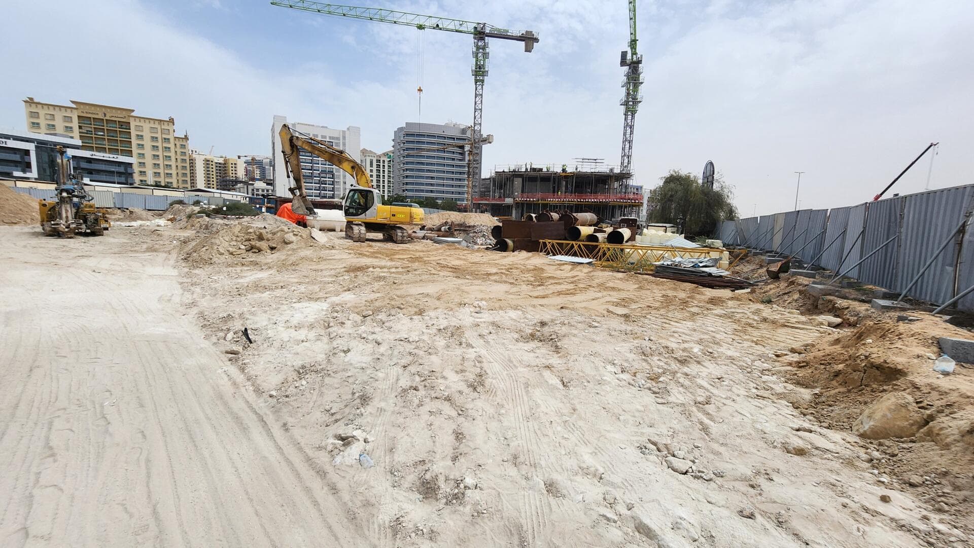 Milos - Construction