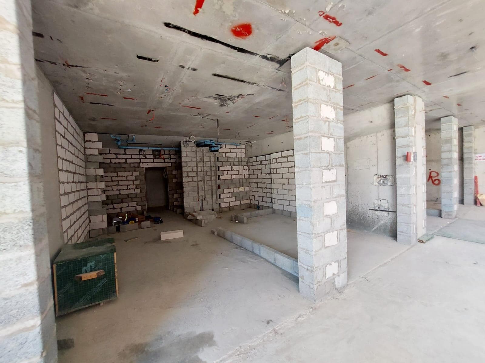 Azizi Venice 13 - Construction