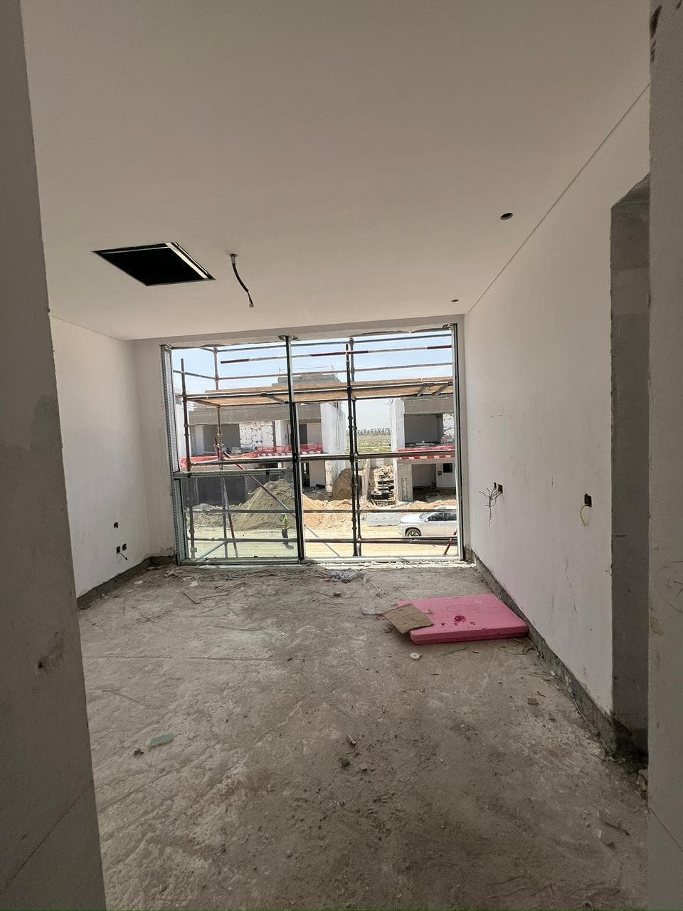 District One West Phase 2 - Строительство