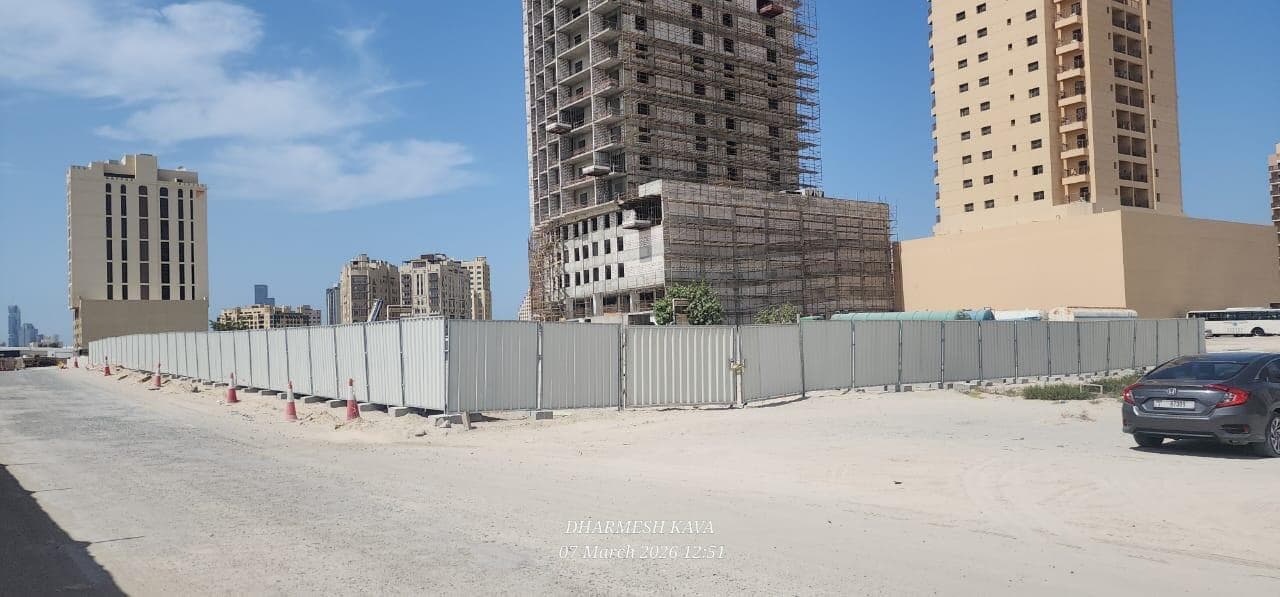 Azizi Leily - Construction