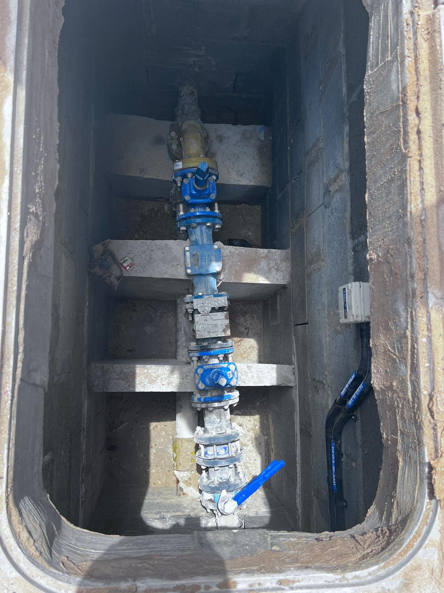 Binghatti Apex - Construction