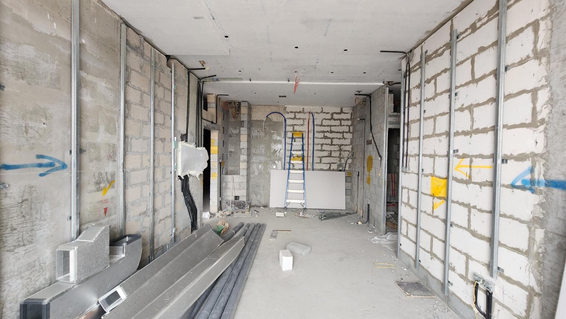 Edgewater Residences - Construction