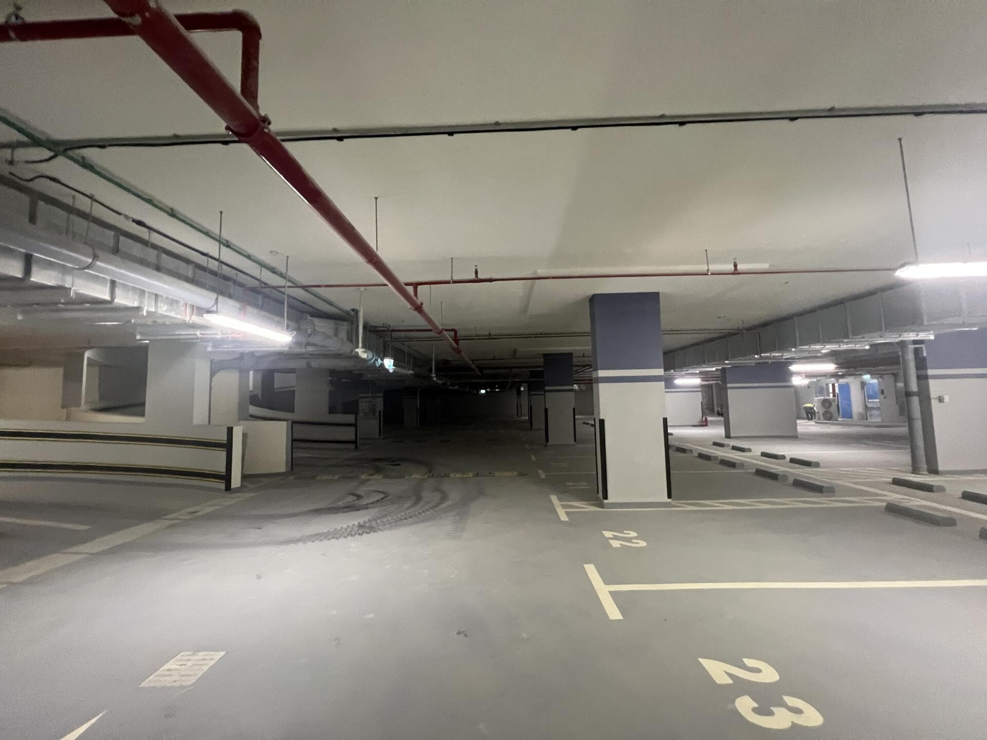 Riviera 56 - Construction