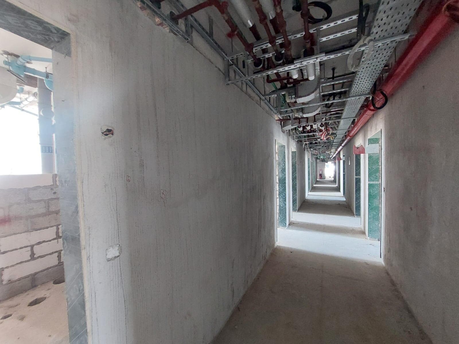 Azizi Venice 13 - Construction