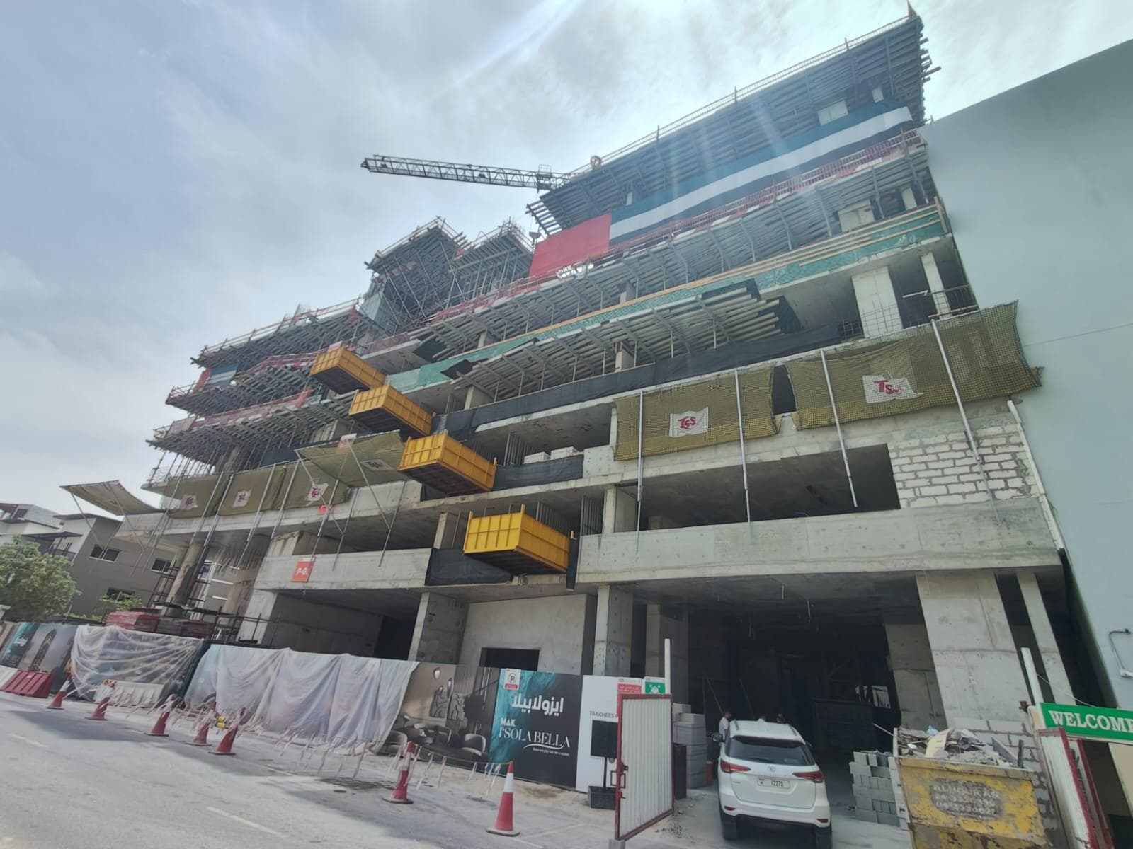 I'Sola Bella - Construction