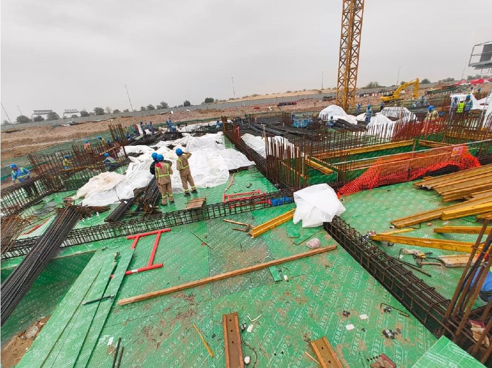 Azizi Venice 12 - Construction