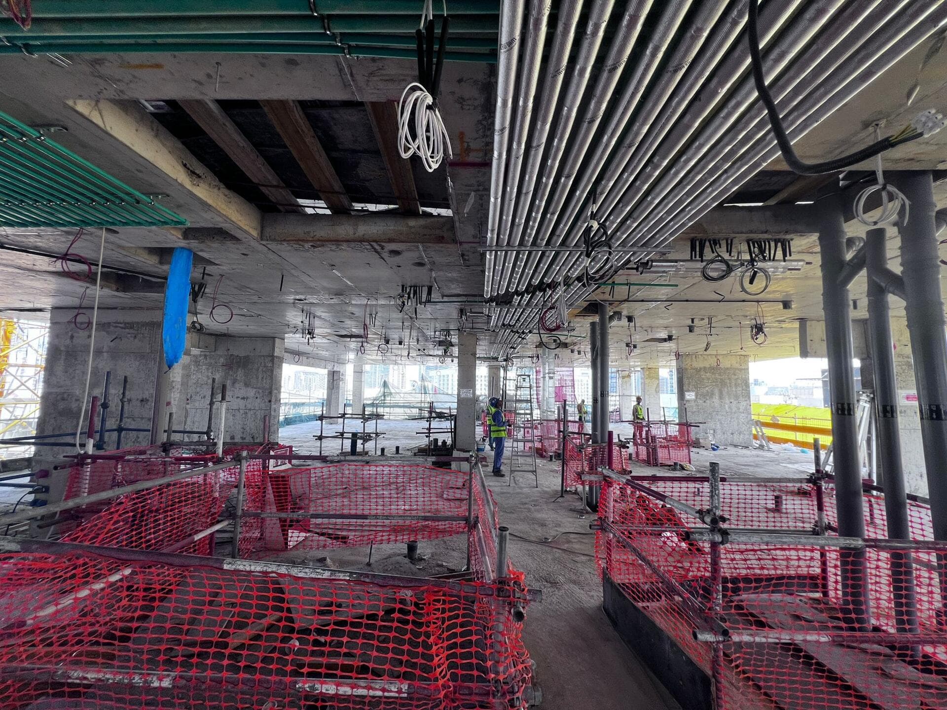Binghatti Amberhall - Construction