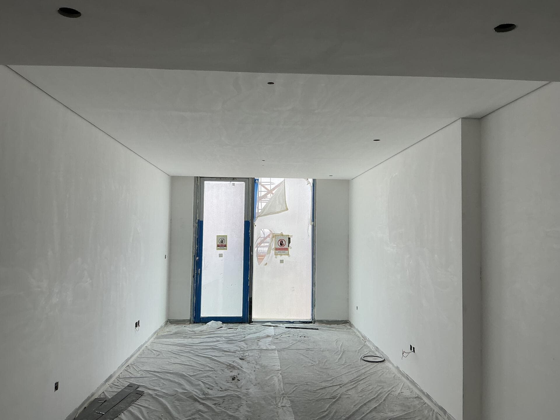 320 Riverside Crescent - Construction
