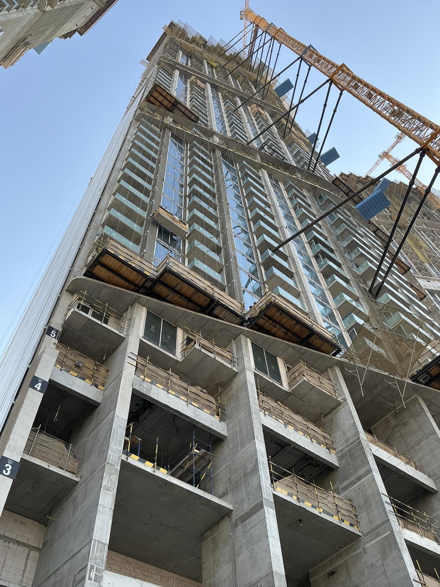 320 Riverside Crescent - Construction