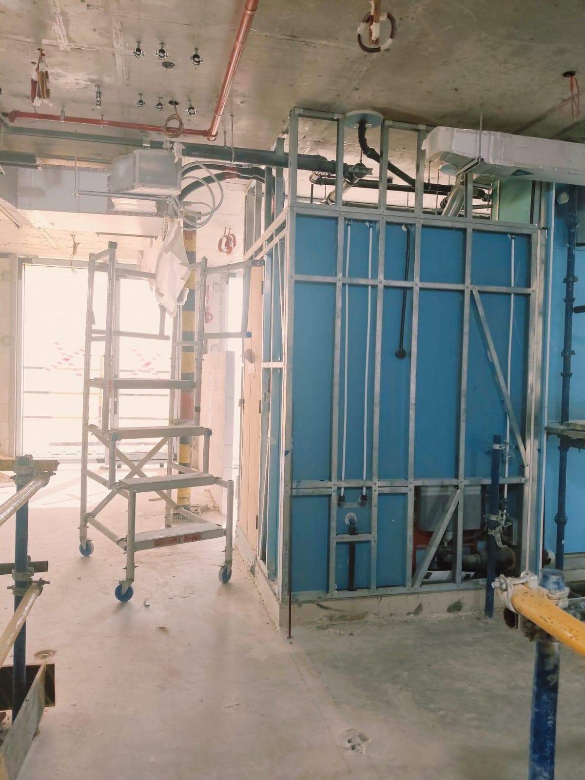 350 Riverside Crescent - Construction