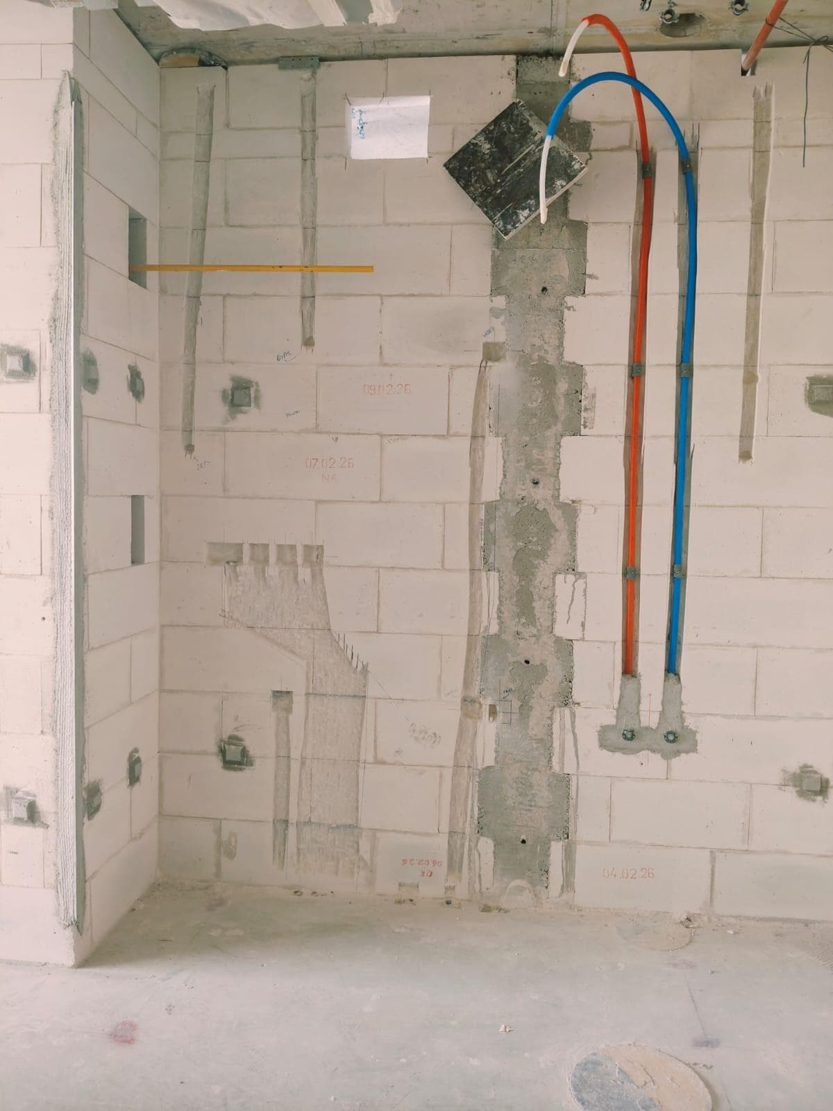 350 Riverside Crescent - Construction