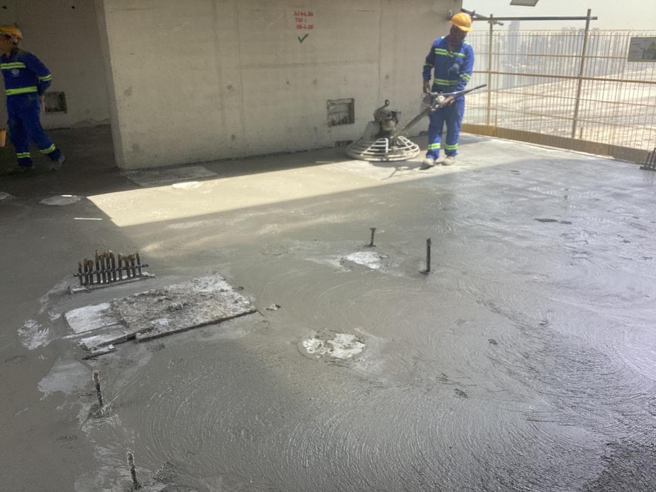 350 Riverside Crescent - Construction
