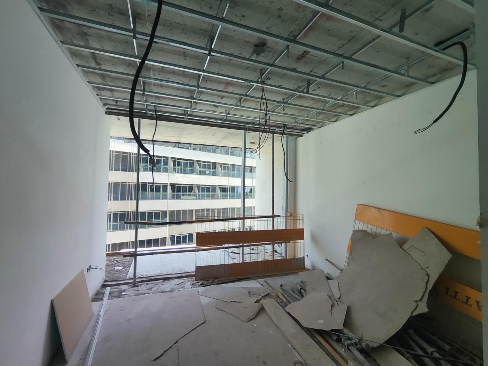 Binghatti Starlight - Construction