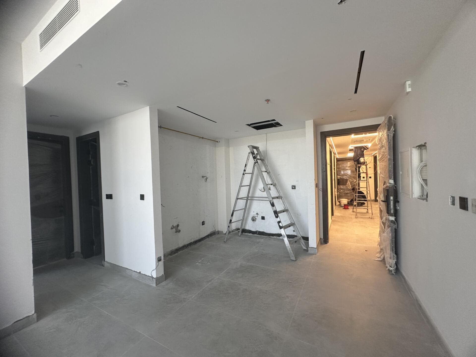Views VII - Construction