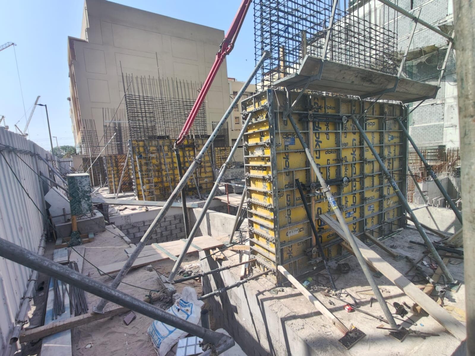 LUM1NAR - Construction