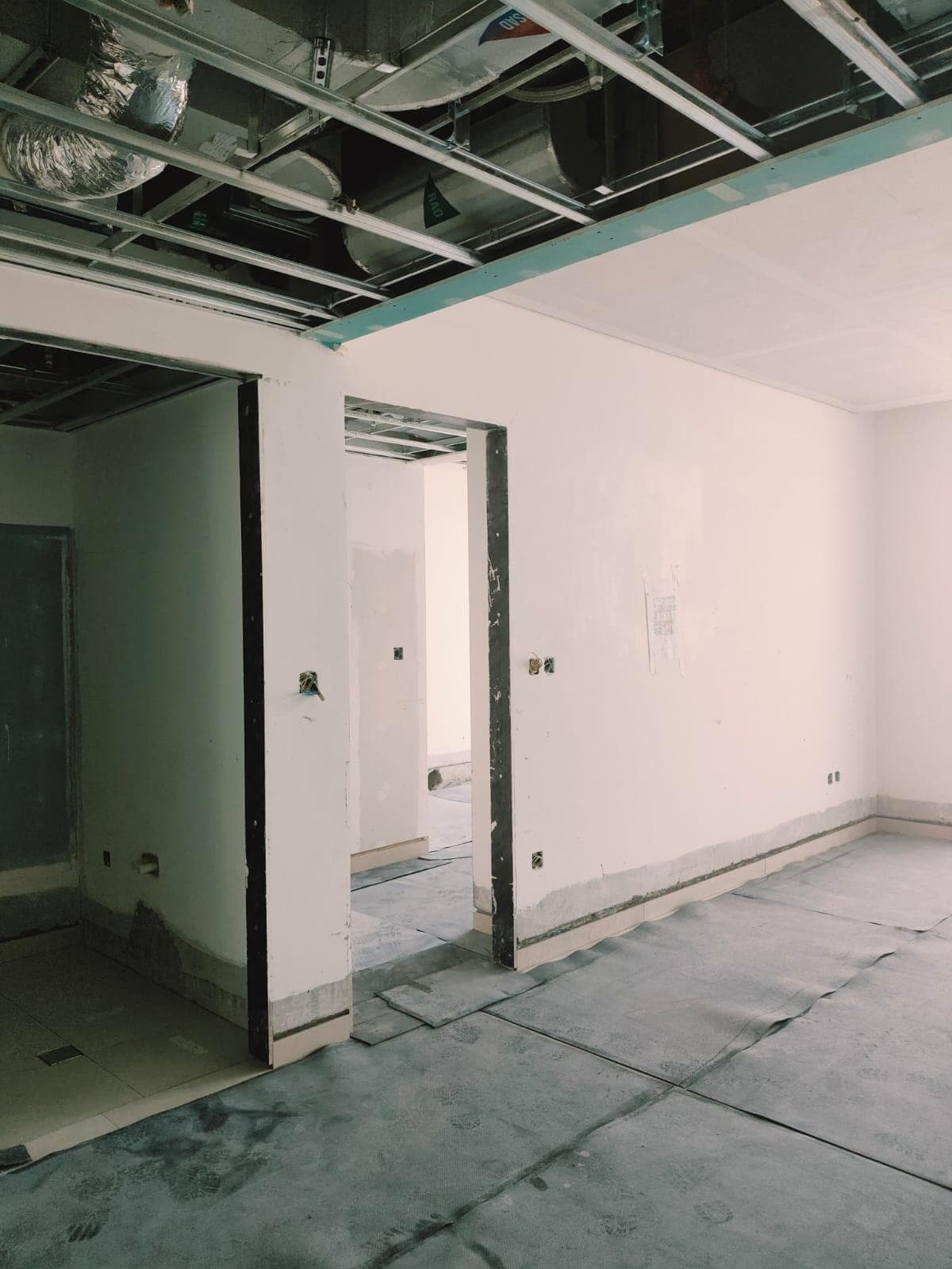 350 Riverside Crescent - Construction