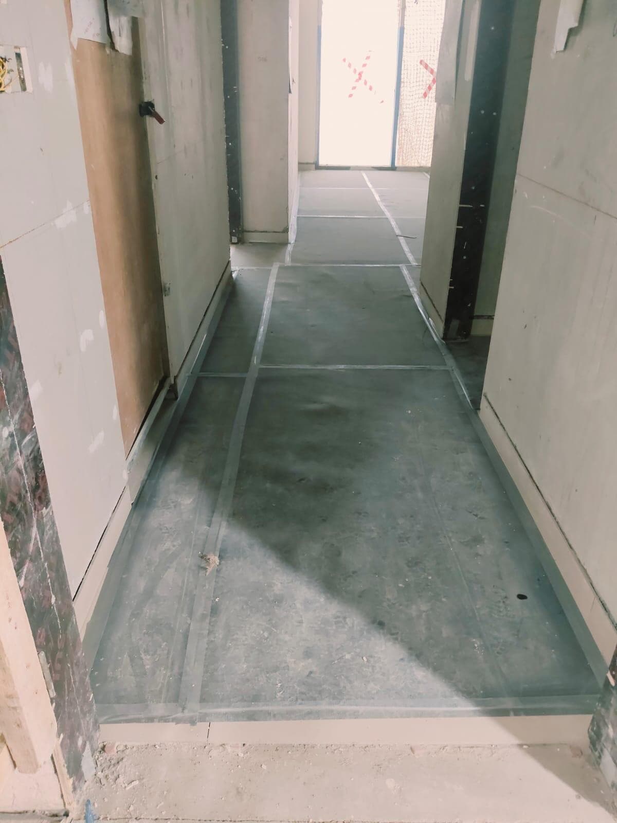 350 Riverside Crescent - Construction